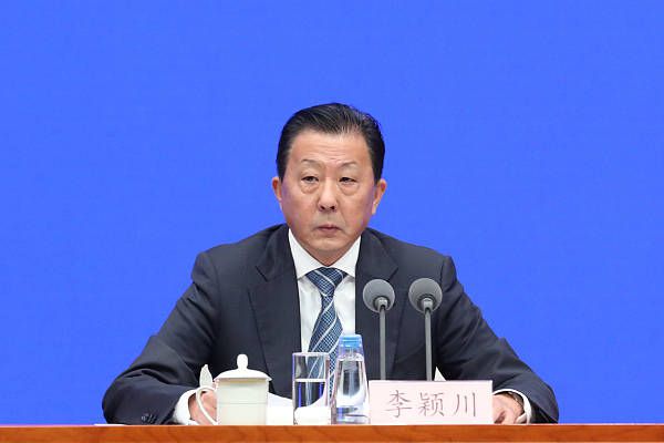 诱人的乳峰奶水hd
