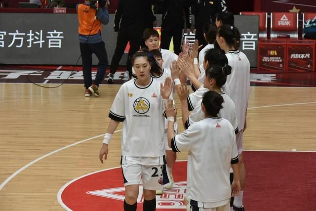 亚洲国产高清一区二区三区