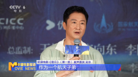 斯嘉丽裸乳照无奶罩视频